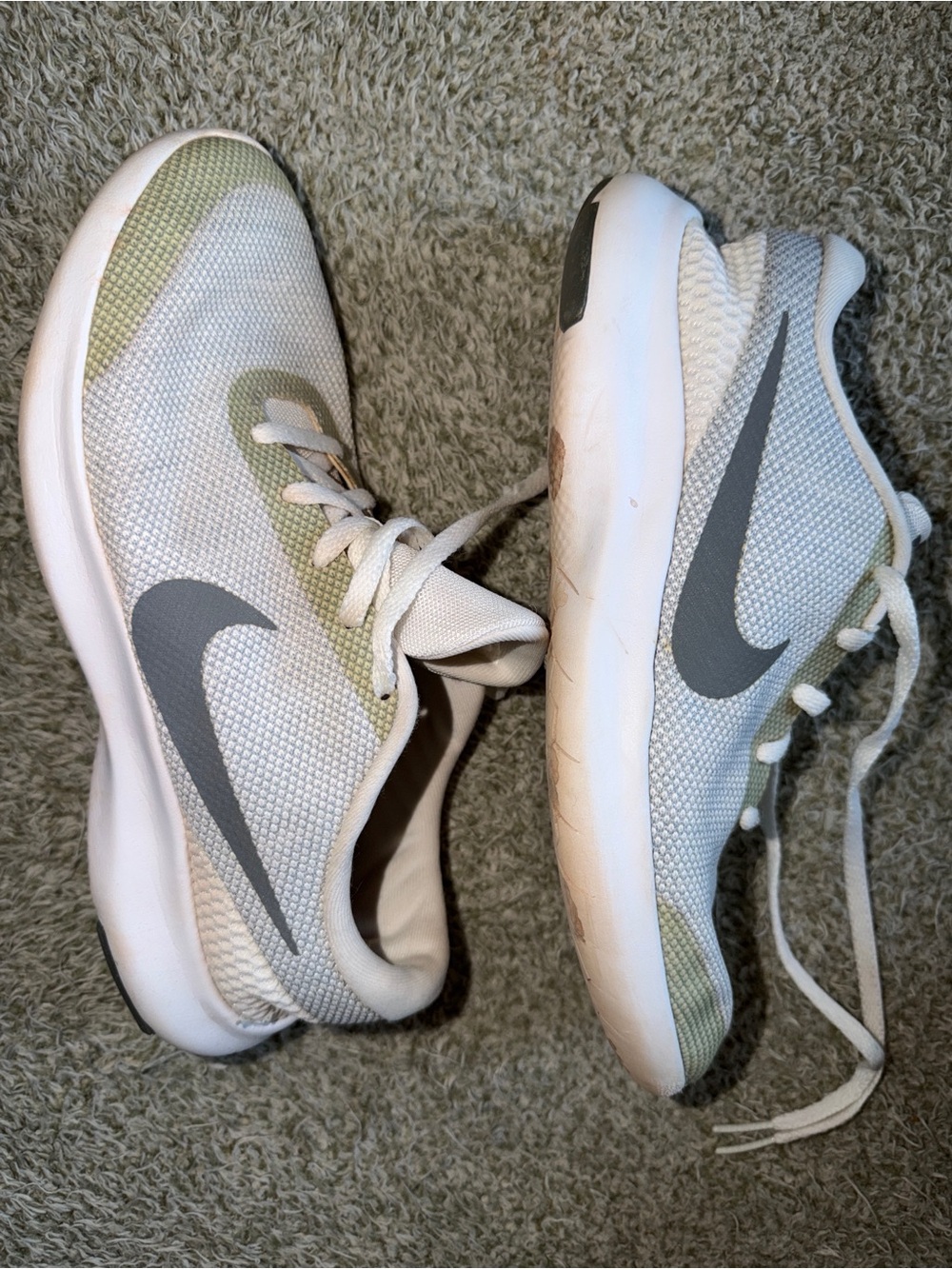 Nike White Mesh Trainers with Light Green Accents and Gray Swoosh